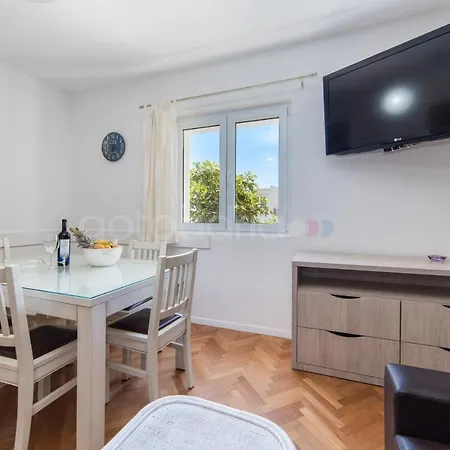 Dolore ماكارسكا