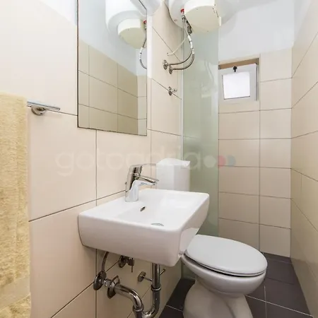 Dolore شقة ماكارسكا